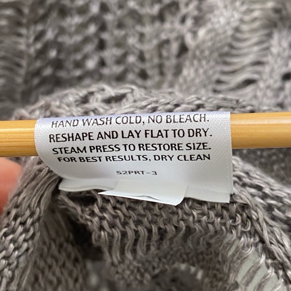 Eileen Fisher Precious Metal Open Texture Linen Silver V Neck S/S Top XS - Picture 8 of 11